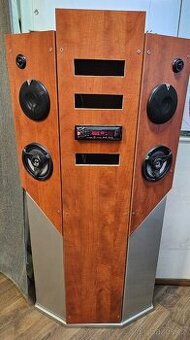 Zkušební stojan na autorádia s repráky