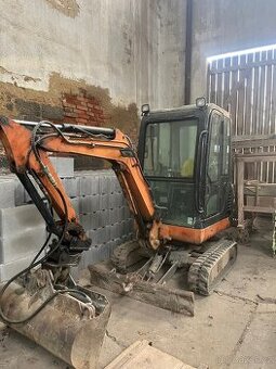 Bagr Sunward 1,8t swe17 2007