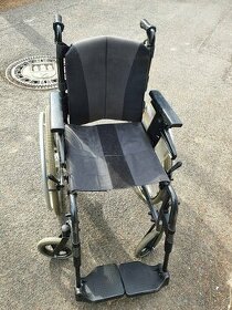 invalidní vozík Otto Bock, 4 brzdy, nenafukovací