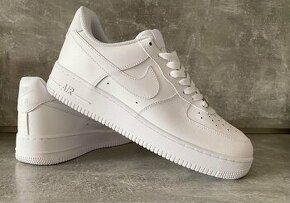 Panske tenisky Nike AF1, vel. 43- nove