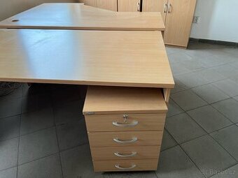 Kancelarsky nabytek zachocaly vce za 3000 Kc