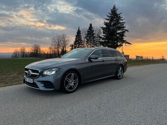 Mercedes-Benz E 220d AMG packet