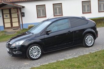 Ford Focus 1.6i - 85kw , bez koroze , FUUL servis pouze FORD