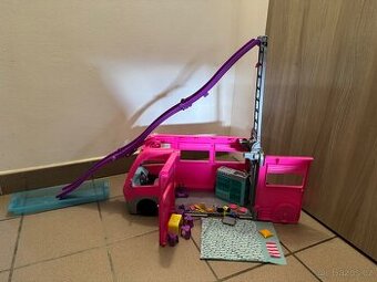 Barbie karavan s příslušenstvím