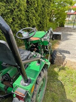 Malotraktor s příslušenstvím