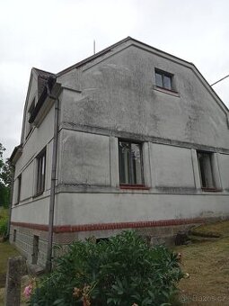 Prodám rodinný dům k rekonstrukci - 1