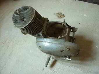 Jawa 250 kývačka motor
