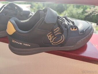 Five Ten boty Hellcat - Carbon/Oat/Chacoa / vel.42