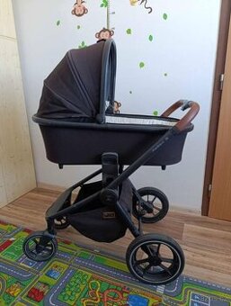 Moon Resea S Black 2020 + doplňky pro miminko ZDARMA