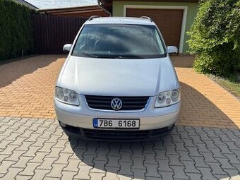 VW Touran 2,0TDi, DSG, 7míst