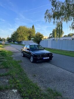 BMW E30 318is