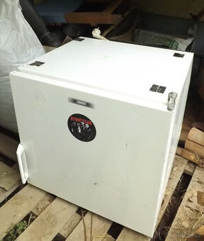 Malý mrazák Zanussi objem 50 l