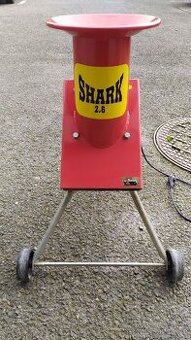Elektrický drtič zahradního odpadu Vares Shark 2,6kw