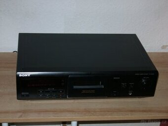 Kazetový magnetofon SONY TC-KE230 v pěkném stavu.