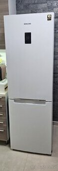 Lednička Samsung RB31FERNBWW 304 litrů