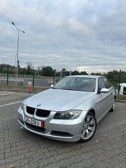 BMW e90 318i