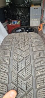 235/55 r18 104H  zimni Pirelli