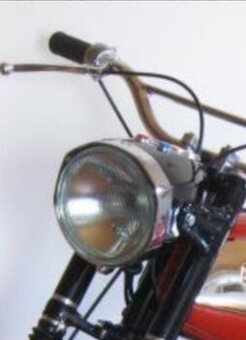 Jawa 90,rámeček př.světla