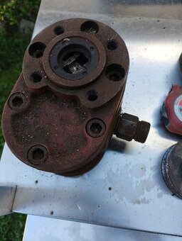 Olejové čerpadlo na frézu