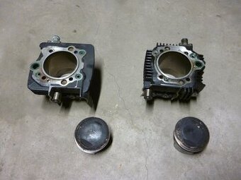 Ducati ST2. Válce + písty.