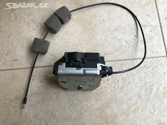 MERCEDES BENZ ML,GL,R-W164,X164,W251-ZÁMEK 5.DVEŘÍ