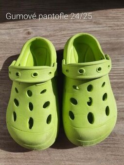 Gumové pantofle 24/25