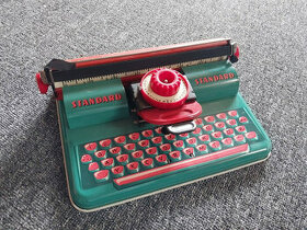 Historický dětský psací stroj Apex Standard