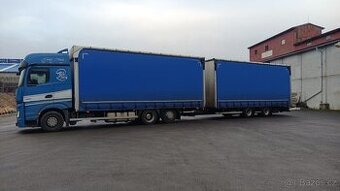 Jumbo, průjezdná souprava Mercedes Benz Actros