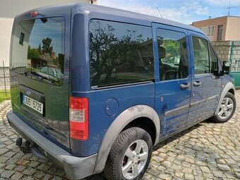 Ford Tourneo Connect 1.8i 85kw Benzín // TAŽNÉ //