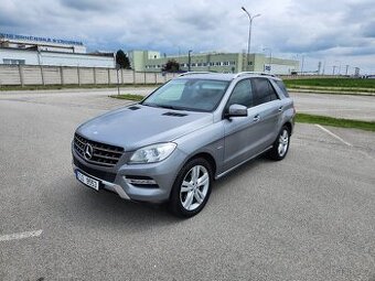 MB ML350 190kW 4x4 r. 2012 najeto 190.000km Tažné 3500kg