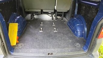 VW T5 - gumová podlaha