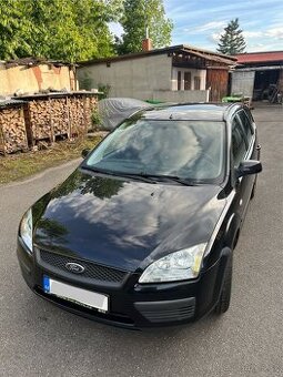 Ford Focus kombi, 2007, benzín, manuál, černá
