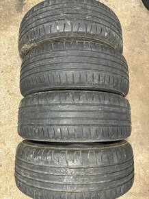Gumy Nokian V 215/60 R16