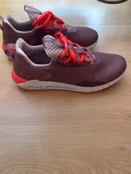 Dámské tenisky Under Armour