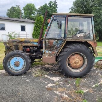 Traktor Zetor 5748