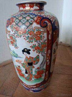Starožitná porcelánová váza ručně malovaná