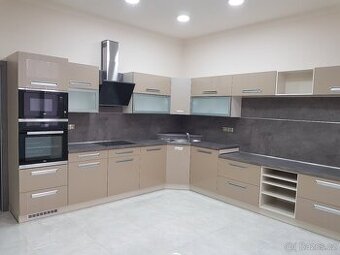 4+kk 90 m2+ parkování v ulici Karla Čapka , K.Vary