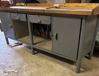 Dílenský ponk + svěrák york 125