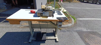 Prodám šicí stroj overclock 4 nitě včetně stolu