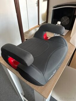 Podsedák isofix