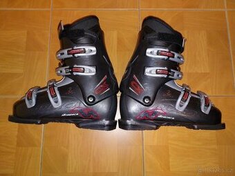 Lyžařské boty NORDICA.