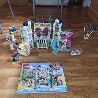 LEGO® Friends 41347 Resort v městečku Heartlake-
