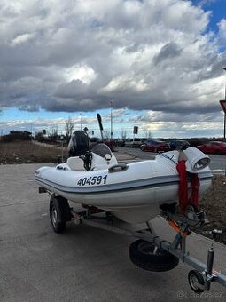 prodám motorový člun
