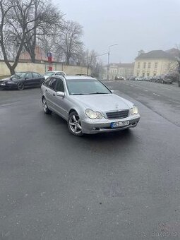 Mercedes Benz c200 cdi 2.2