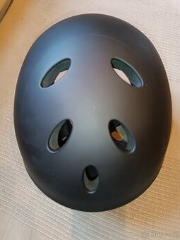 Helma voděodolná vel. M černá mat