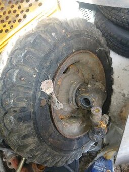 Prodám kola s náboji na traktor přední nápravy