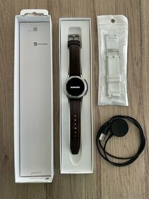 Prodám SAMSUNG Galaxy Watch 4 Classic (42 mm) LTE stříbrná - 1