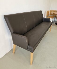 Nová lavice + 2 židle pravá kůže + dub masiv