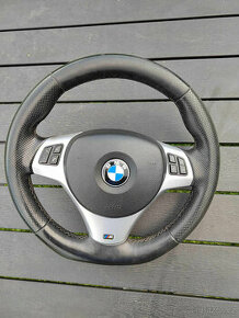 BMW volant, pěkný