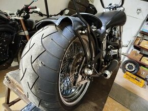 Harley Davidson pneu 300